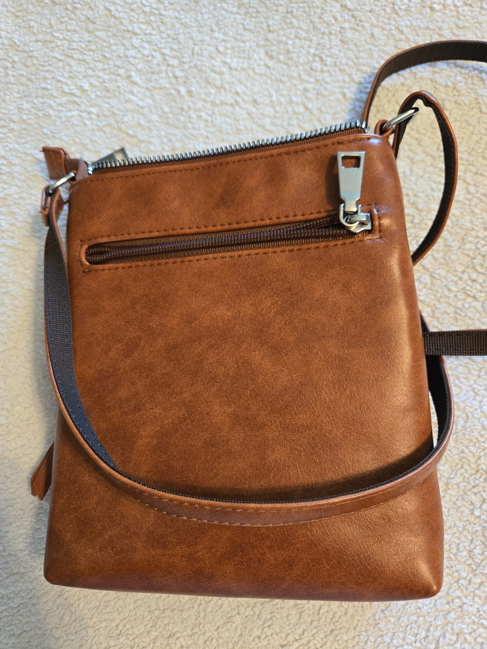 Cluci Tan Crossbody Bag with Dual Zip Front Pockets - Picture 2 of 3